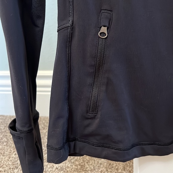 Lululemon Like New Black Half Zip Pullover - Picture 4 of 7